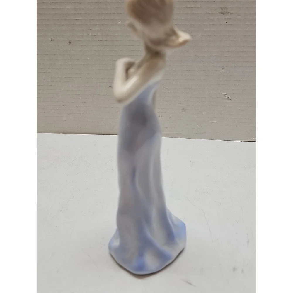 Vintage Ceramic Porcelain Figurine Of Lady In Blue Dress Holding‎ Umbrella 8